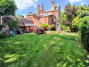 Photo 18- click for photo gallery